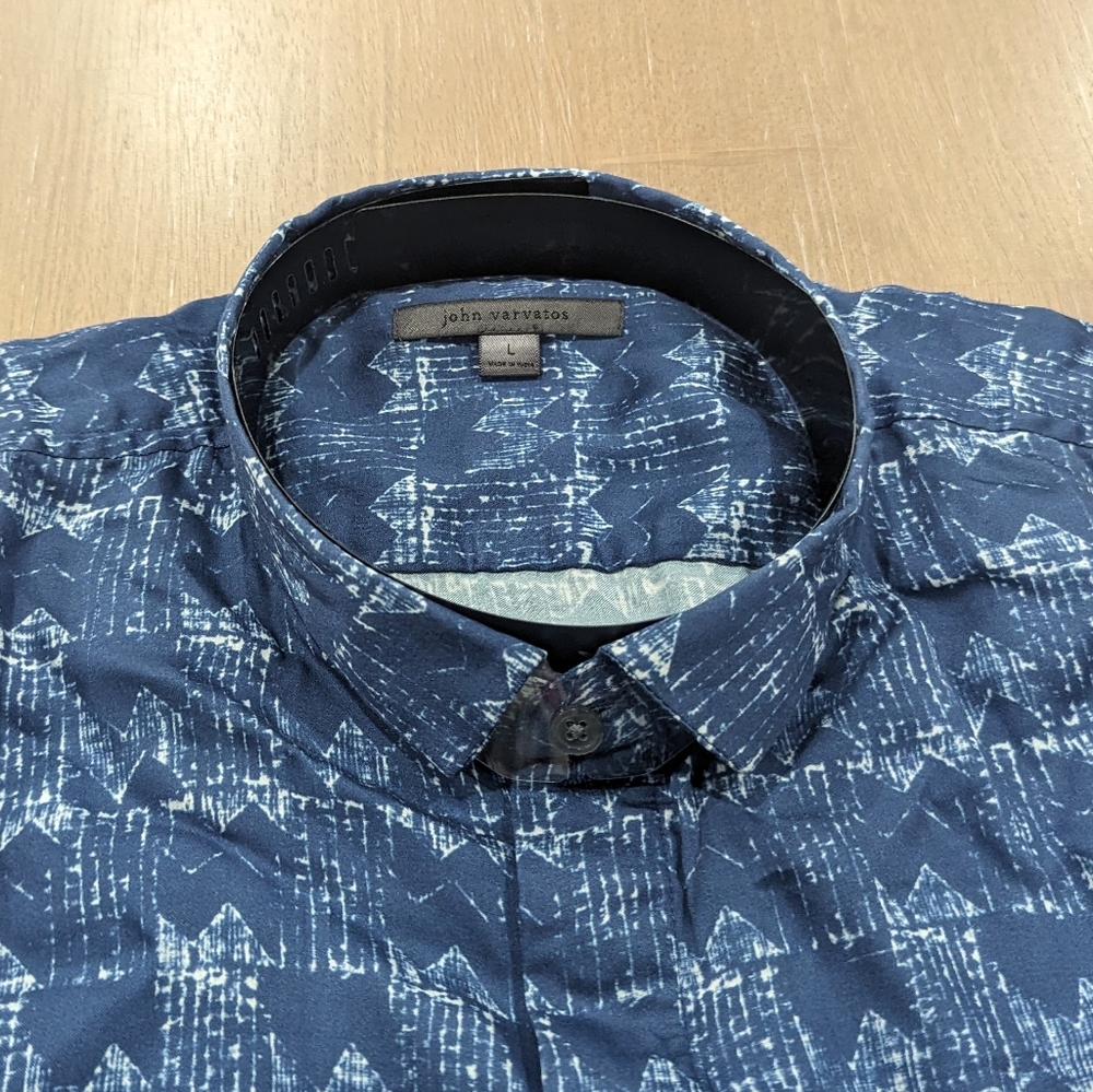 Mens John Varvatos Loren Printed SS Button Up Shirt Capri Blue Medium - Picture 2 of 6
